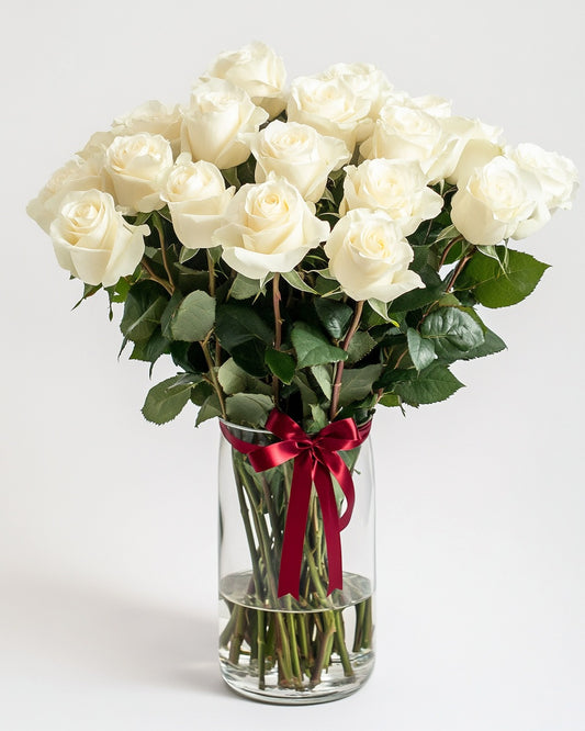 Rosas Blanco Premium en Florero a Domicilio en Bogotá