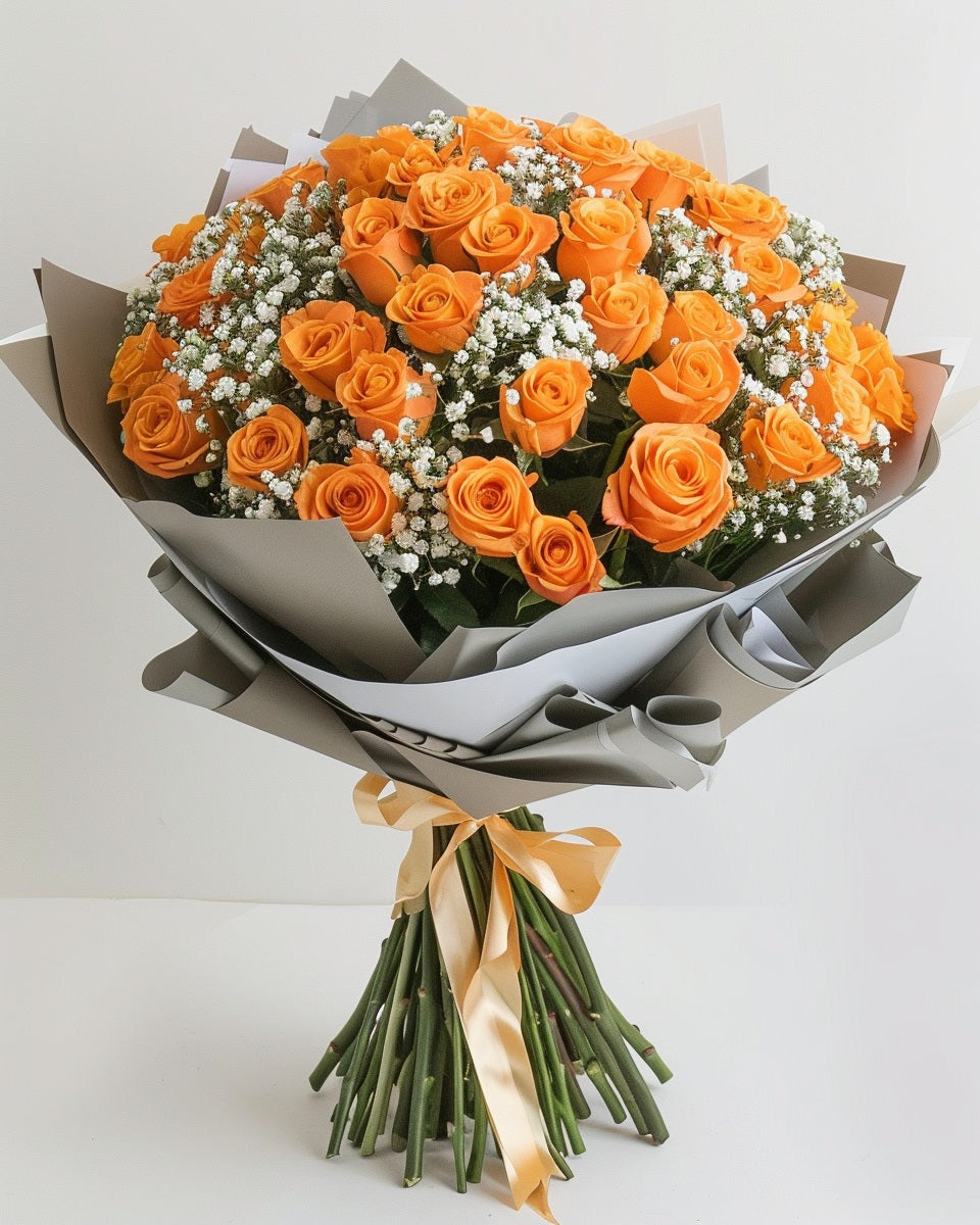 🧡 Ramo Vibrante de Rosas Naranjas con Ruscus y Gypso | Bogotá
